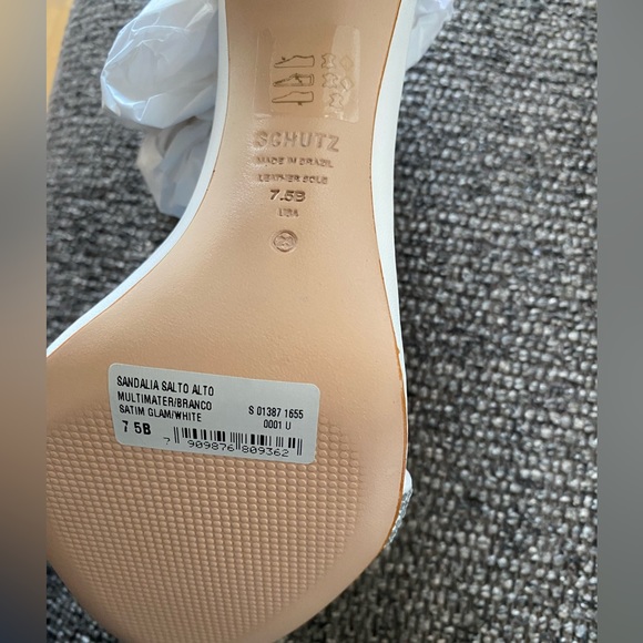 Brand new Schutz white shoes, size 7.5. Retail $250 - Picture 4 of 5